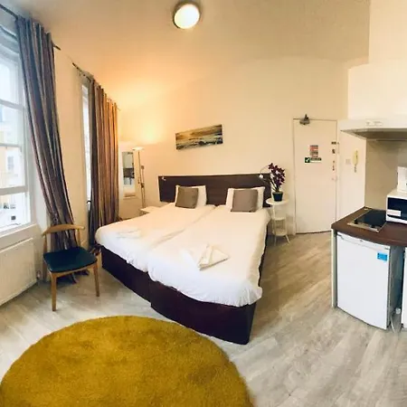 St. George'S Apartments *