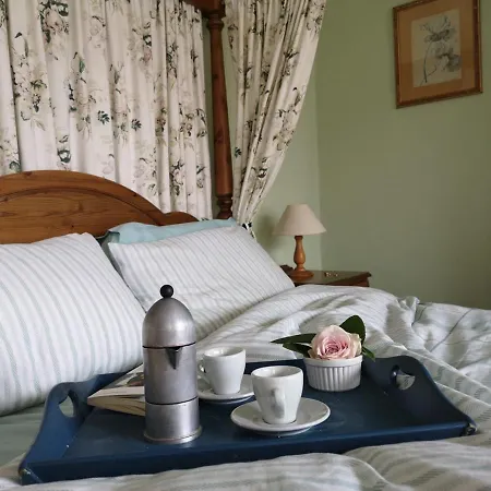 Alexandra House - Three Bedroom House *
