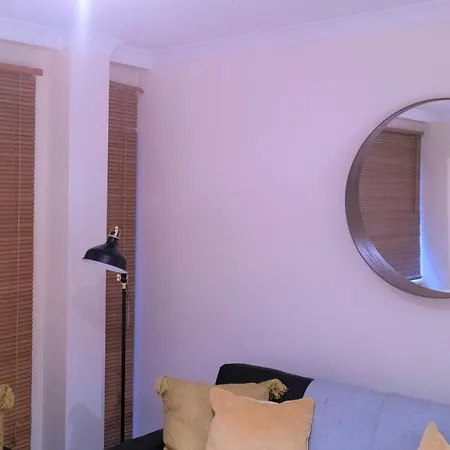 The Dwelling Point - Cannon Street Apartment *