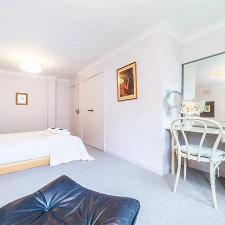Holiday home Kynance Mews Rustic And Unique Three Bedroom Mews House With A Private Courtyard