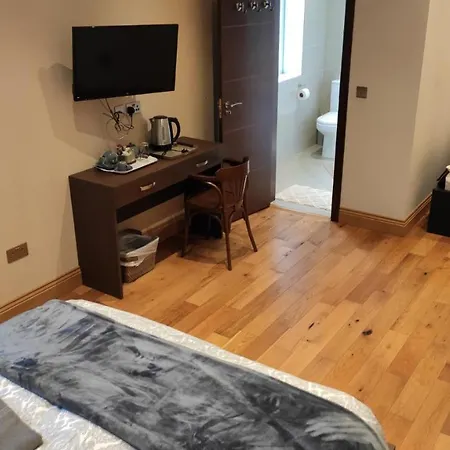 Bed & Breakfast Oyo The Kilburn Arms 3*