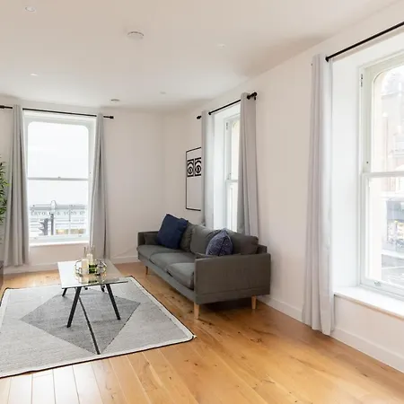 - Luxury And Spacious With Balcony 런던