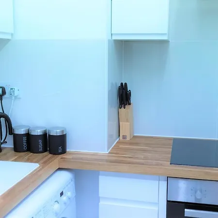 The Dwelling Point - Cannon Street Apartment