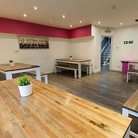 Smart Hyde Park Hostel London