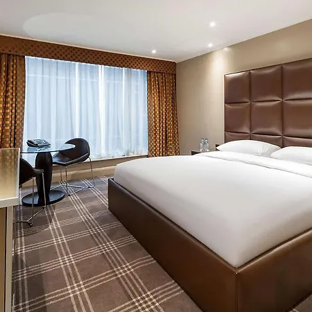 Hotel Radisson Blu Hotel, London Heathrow 4*