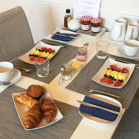 The Lilac Door Bed & Breakfast Londen