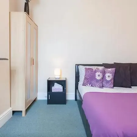 Home2home-rooms Bed & Breakfast