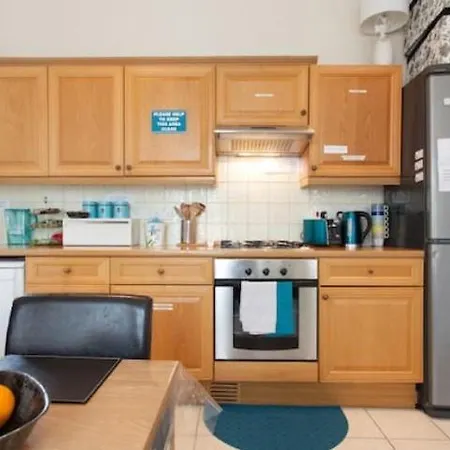 Home2home-rooms Bed & Breakfast 3*