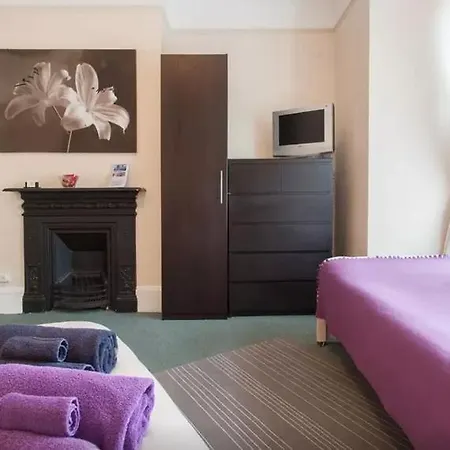 Home2home-rooms Bed & Breakfast 3*