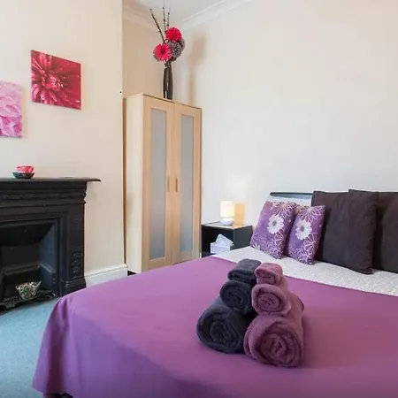 Home2home-rooms Bed & Breakfast