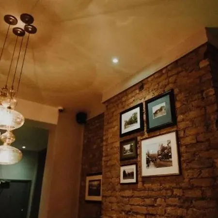 Hostel Publove @ The Crown, Battersea *
