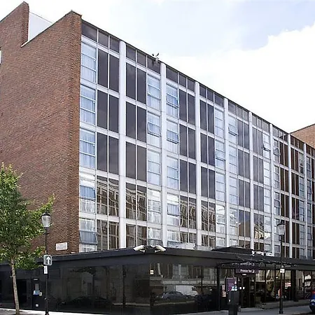 Premier Kensington Londýn