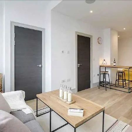 Apartment Olive London
