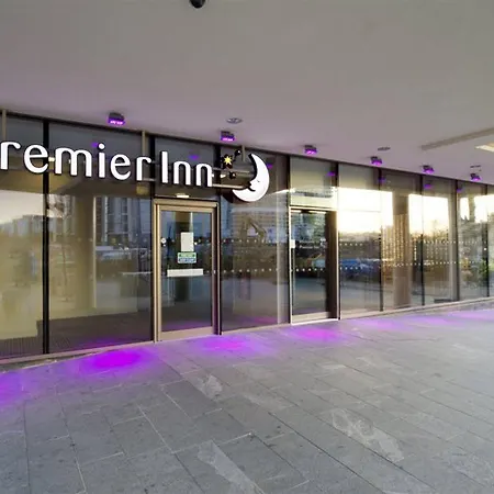 Premier Lewisham 3*