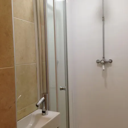Auberge de jeunesse Onefam Waterloo 18-36 Years Old *
