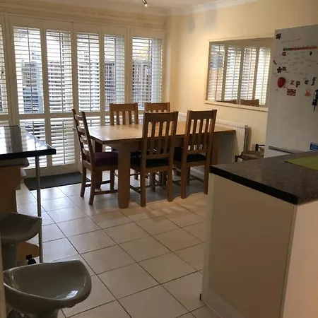 Deptfort House - 7 Minutes To Bridge Station *