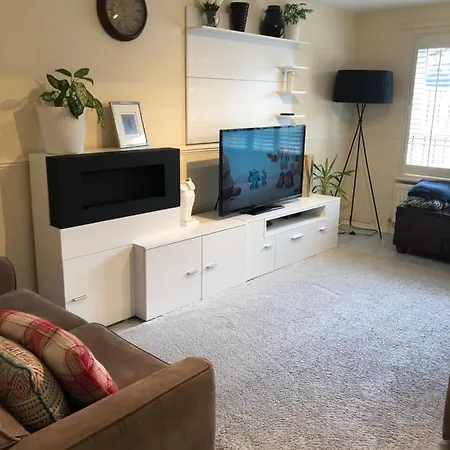 Deptfort House - 7 Minutes To Bridge Station London