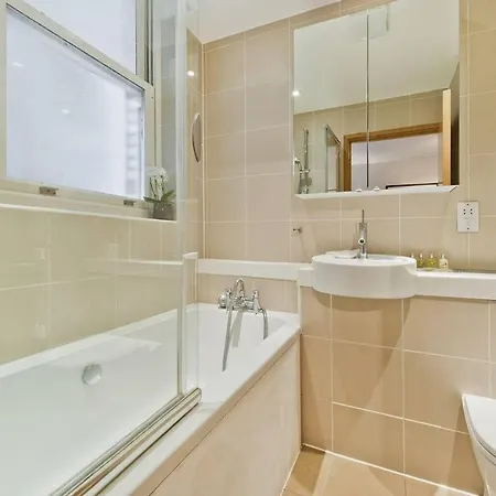 Alfred Place - Amazing Short Let In Central Londra