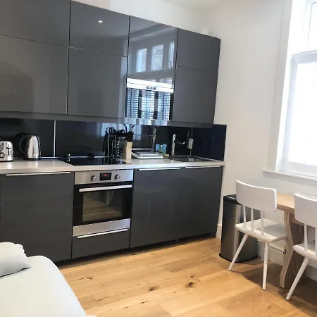 Stylish Apartments In Victoria & Westminster *