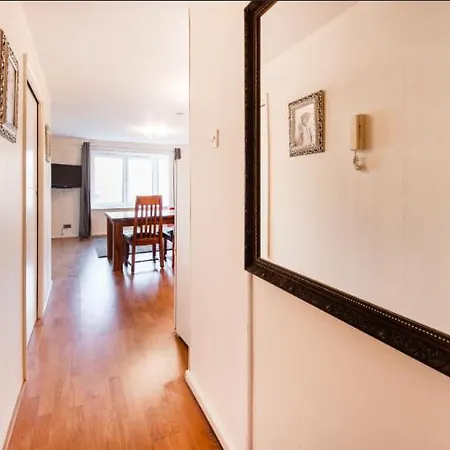Great 2 Bedrooms 15 Mins From The Centre Apartment London