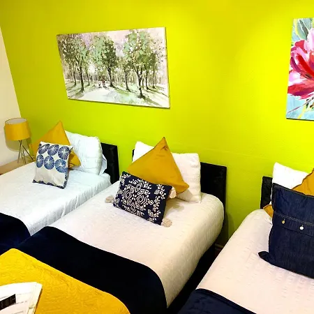 Spacious Excel 2 Bedrooms, Separate Reception, Kitchen, Full Apartment *