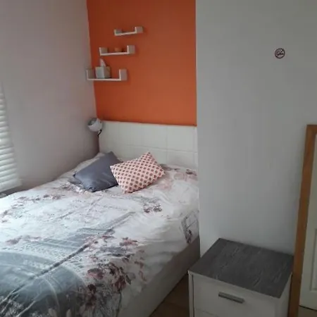 03 Bedroom Apartment-self Check In London