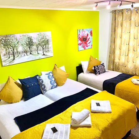 Excel 2 Bedrooms, Reception, Spacious Apartamento *