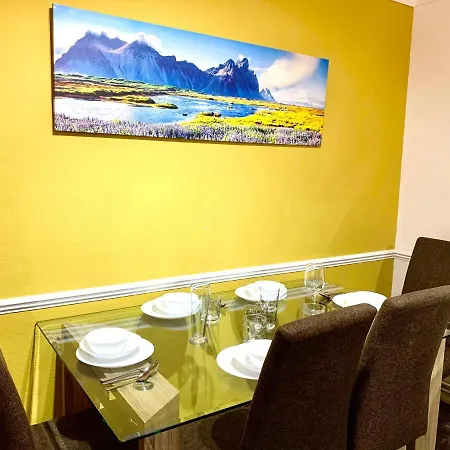 Excel 2 Bedrooms, Reception, Spacious Londres