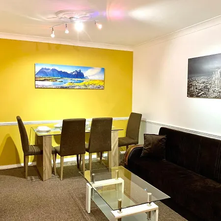 Excel 2 Bedrooms, Reception, Spacious Londres