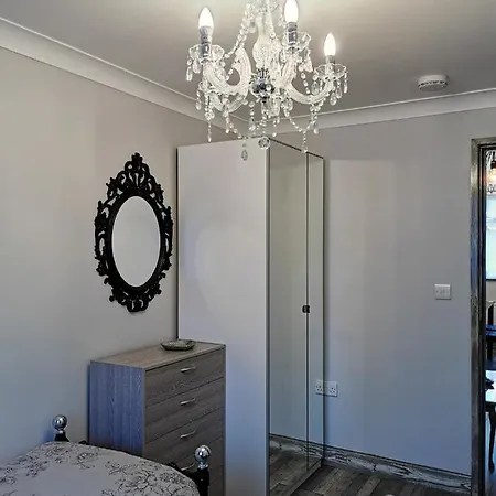 Palaz 2 - 2 Bedroom Flat Apartment *