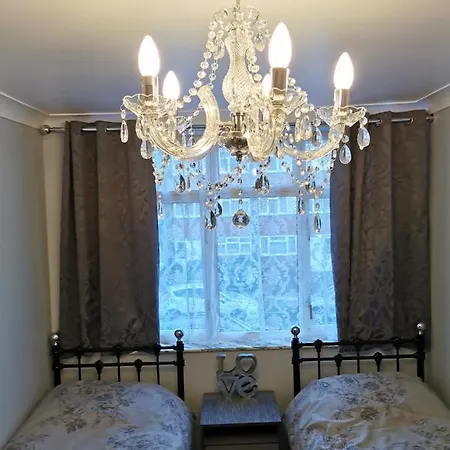 Palaz 2 - 2 Bedroom Flat Apartment *