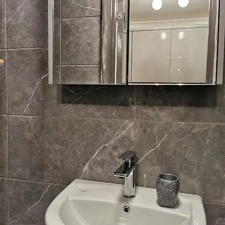 Palaz 2 - 2 Bedroom Flat *