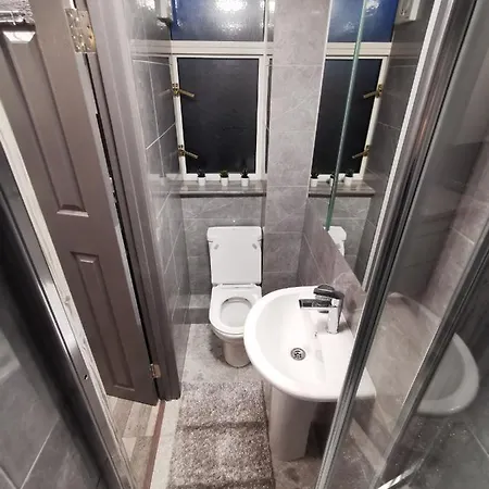 Apartment Palaz 2 - 2 Bedroom Flat Edmonton
