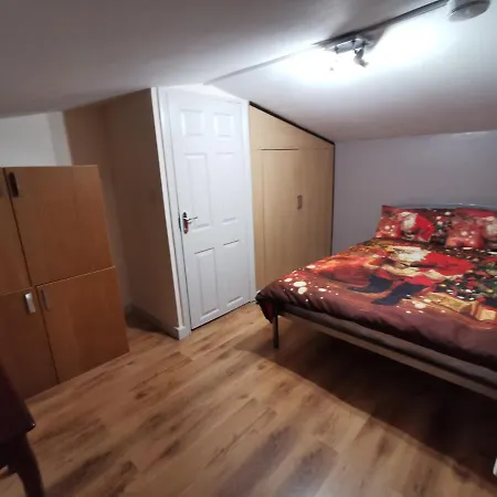 Palaz 1 - 2 Bedroom Garden Flat Apartment