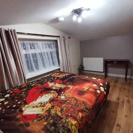 Apartment Palaz 1 - 2 Bedroom Garden Flat