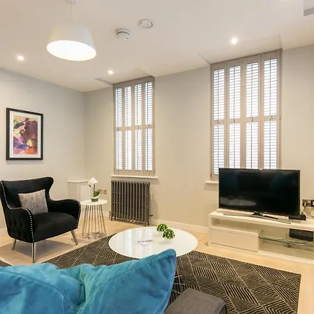 Urban Chic - Wellington Apartment