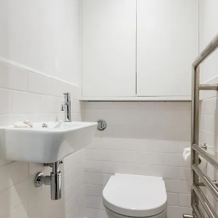 Urban Chic - Wellington Apartment London