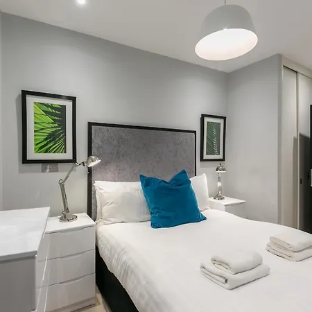 Urban Chic - Wellington Apartment