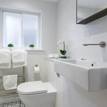 Urban Chic - Wellington Apartment *