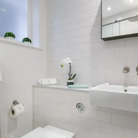 Urban Chic - Wellington Apartment