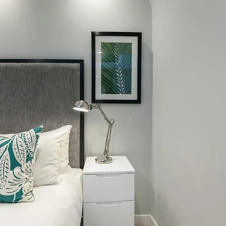 Urban Chic - Wellington Apartment