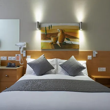 Luna And Simone Hotel