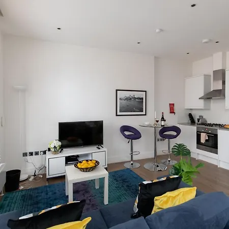 Lejlighed Homely - West End