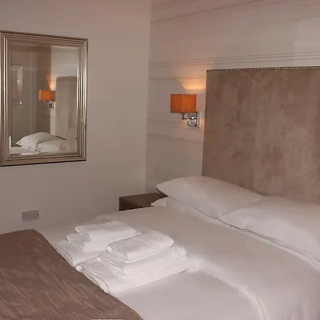 Hotel Mccafferty's Ilford
