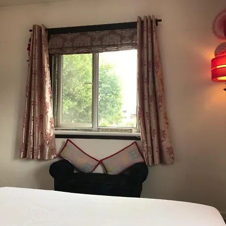 Spacious House 15min To Canary Wharf/o2/excel/central