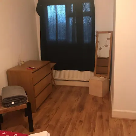 Guest house Cama Box Finsbury Park *
