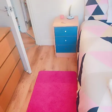 Cama Box Finsbury Park Guest house London