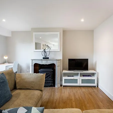 South Woodford 2 Bed En-suite House Appartamento *