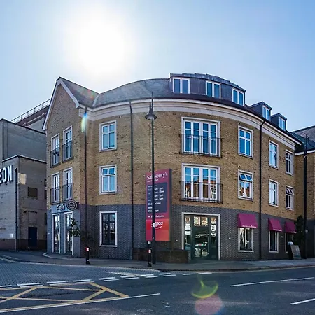 South Woodford 2 Bed En-suite House *