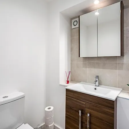 South Woodford 2 Bed En-suite House Appartamento *